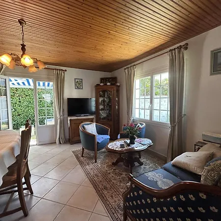 Maison Au Calme Proche Avec Jardin, Terrasse Et 2 - 4 Pers - Fr-1-224b-233 *